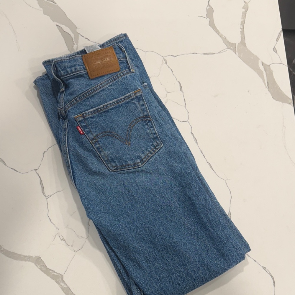 Levi's High Rise Blue Jeans